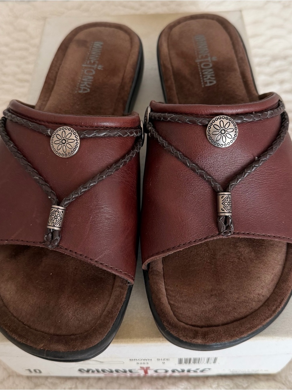 Minnetonka Women’s Silverthorne Leather Slide Sandals with Braided Accent